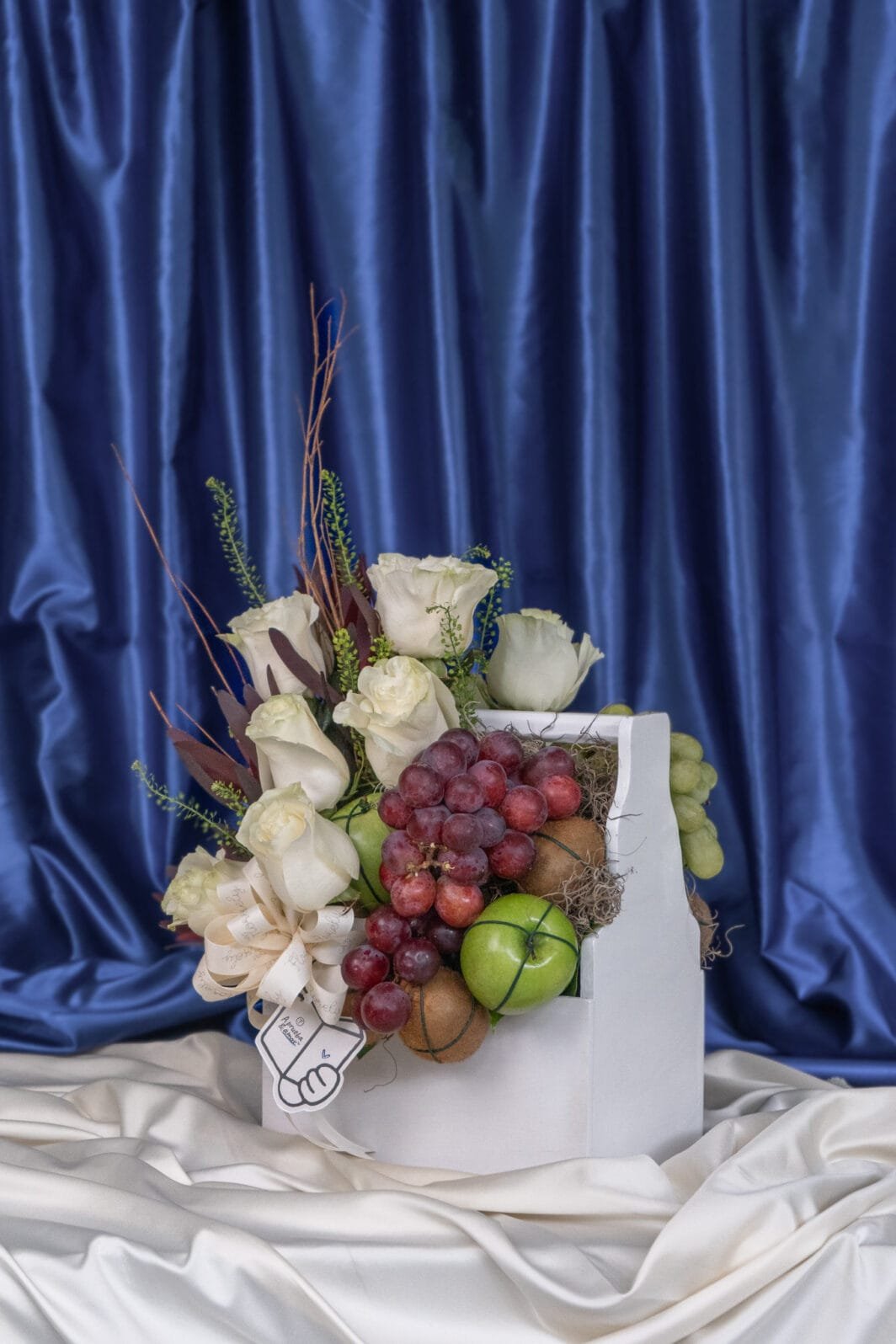 PA02, CAJA CON FRUTAS.