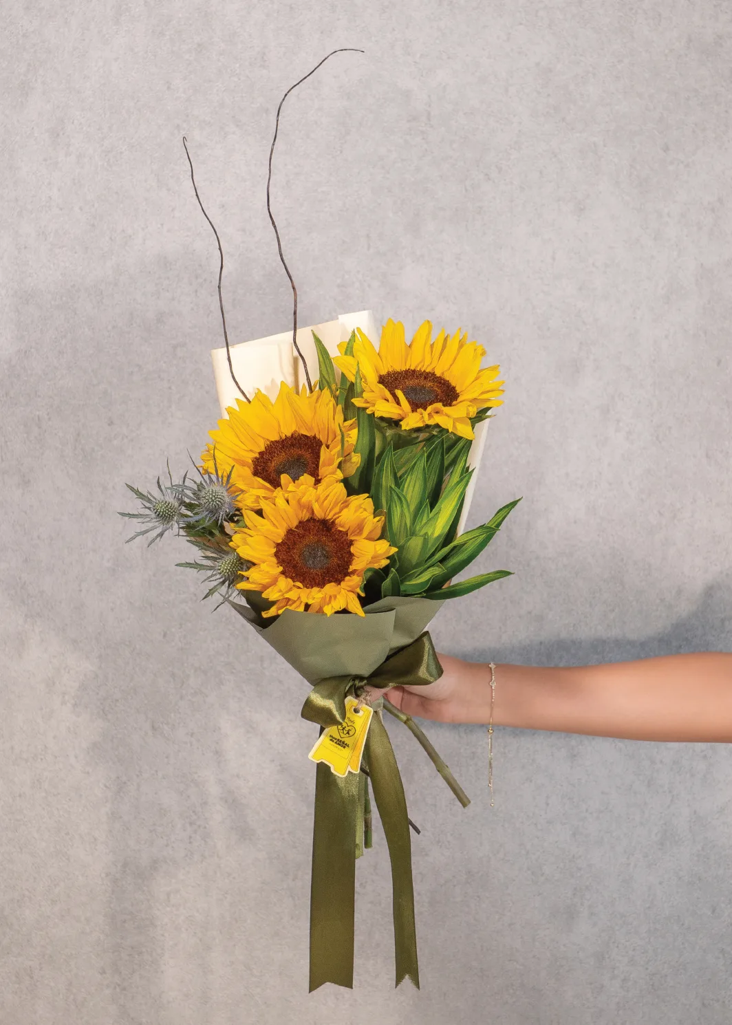 AM05 Caution Bloom Bouquet