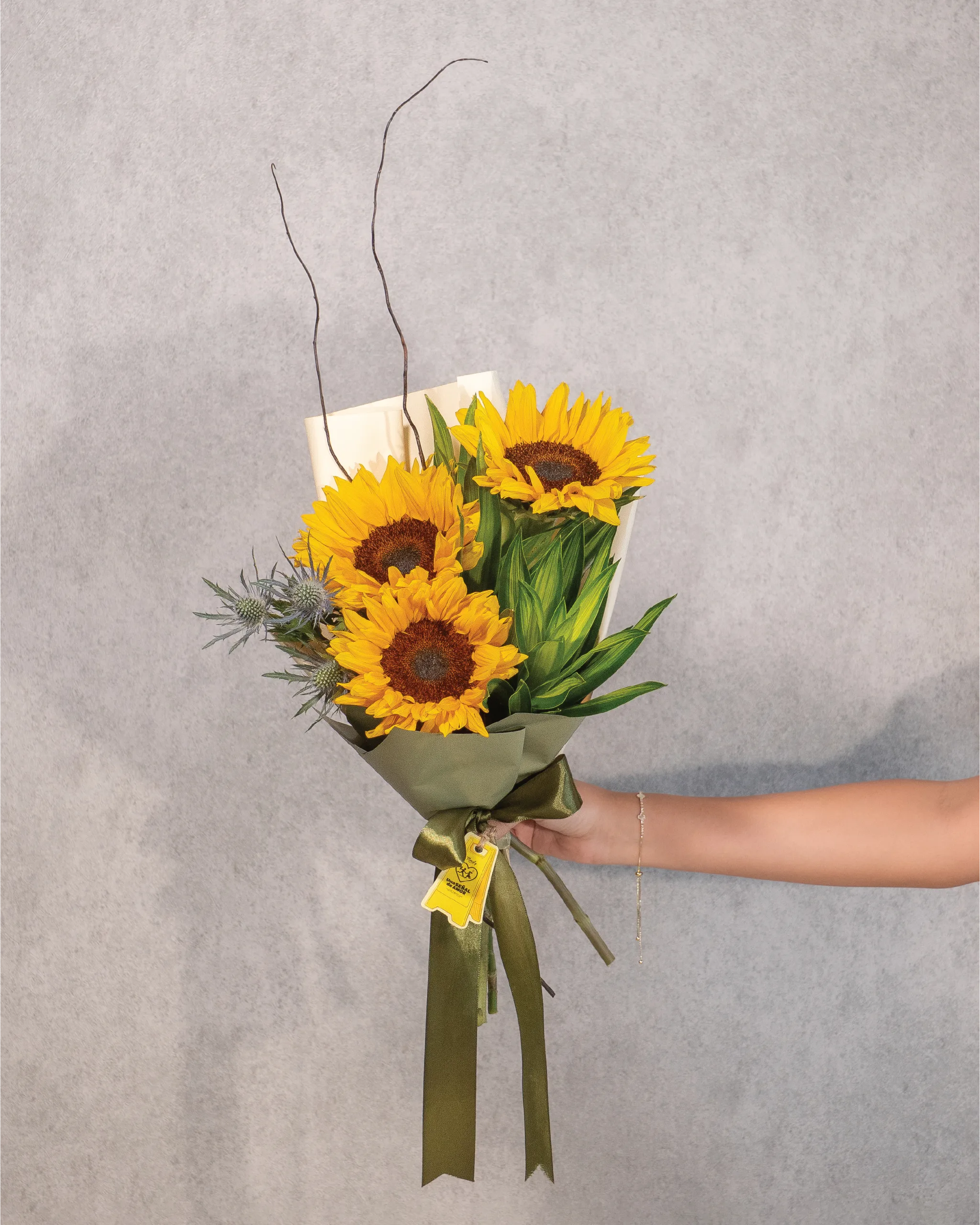 AM05 Caution Bloom Bouquet